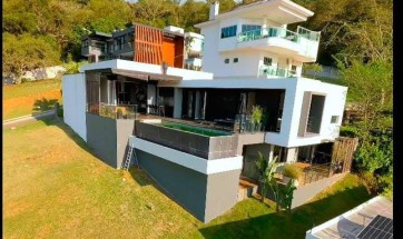 Casa finamente mobiliada e decorada com Vista Mar em Balneário Camboriú/SC
